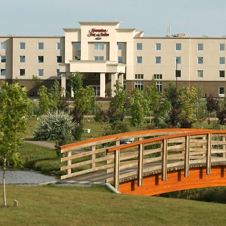 Hampton Inn & Suites Red Deer Penhold Extérieur photo