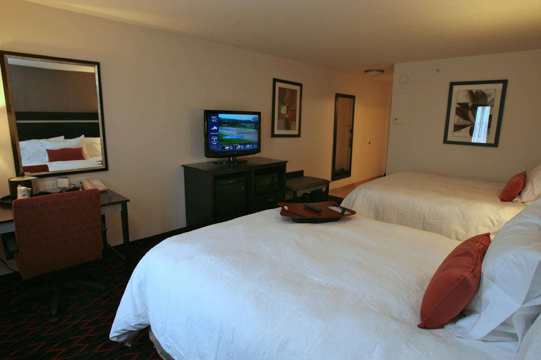 Hampton Inn & Suites Red Deer Penhold Chambre photo