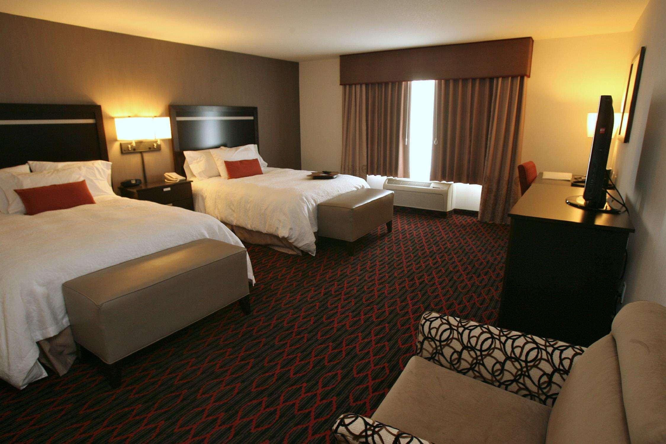 Hampton Inn & Suites Red Deer Penhold Chambre photo
