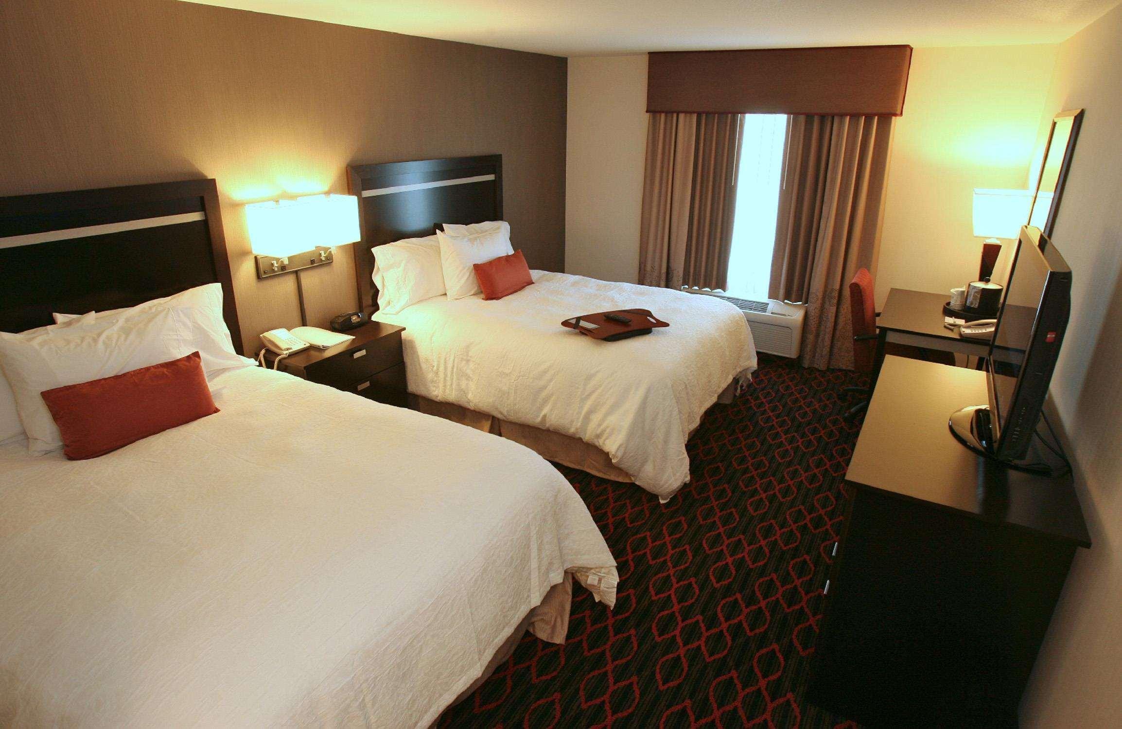 Hampton Inn & Suites Red Deer Penhold Chambre photo